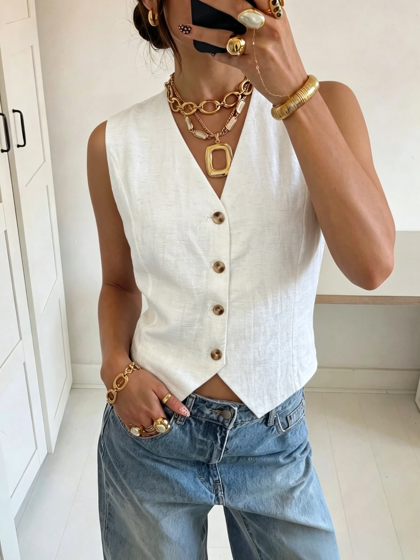

2026 Solid Color Fashion V-neck Cardigan Women's Old Money Style Vest Single-breasted Jacket Vest Cotton and Linen Suit Inner
