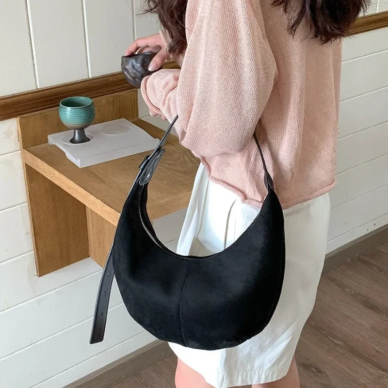 Niche Women's Hobo Bags Plush Fashion Simple Handheld Hobos Bag New Luxury Solid Shoulder Bag