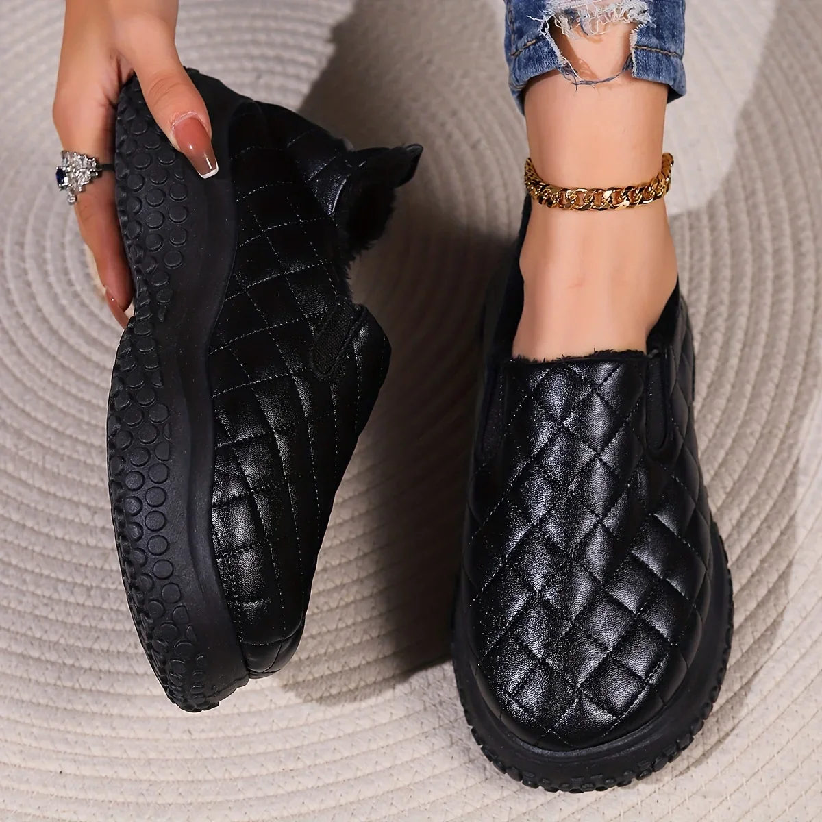 Women Quilted Plush Lined Loafers Solid Color Low Top Slip On Shoes Winter Warm Outdoor Shoes