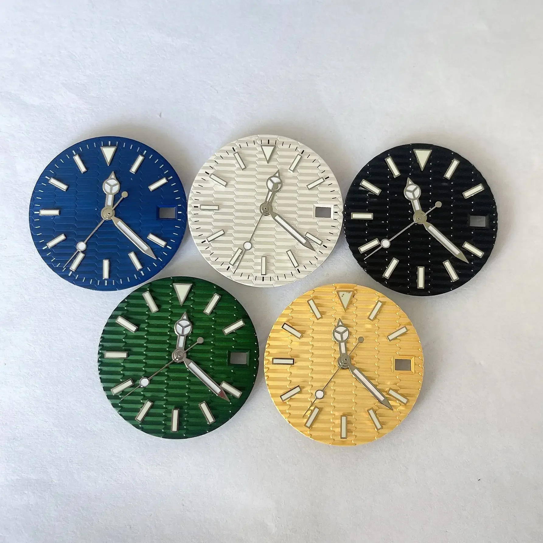 Quadrante nero/verde/giallo/bianco/blu con puntatori argento per accessori per orologi con movimento automatico NH35A Set di lancette con quadrante NH35 fai da te