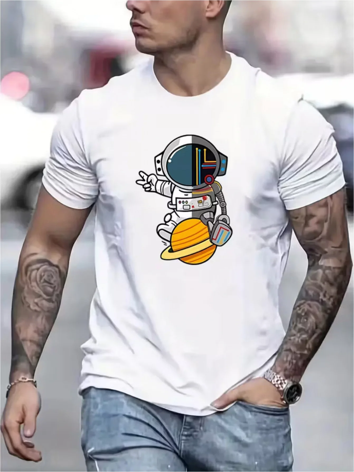 Men'S Fashion For Hot Weather - เสื้อยืดแขนสั้นคอกลมลายการ์ตูนนักบินอวกาศสำหรับผู้ชายสไตล์ลำลอง เสื้อยืดสีขาวแบบลำลอง 1 ตัว ดีไซน์คอกลม แขนสั้นระบายอากาศได้ดีพร้อมลายพิมพ์