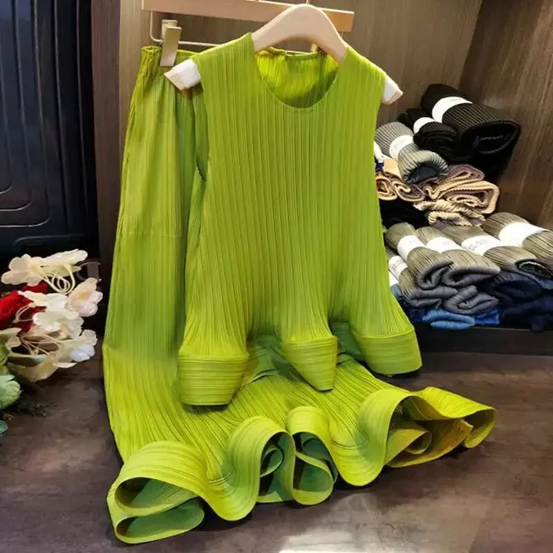 Miyake-Top plisado de 2 piezas con cuello redondo para mujer, Top sin mangas, falda con volantes empalmados, traje informal de Color puro, novedad de verano 2025