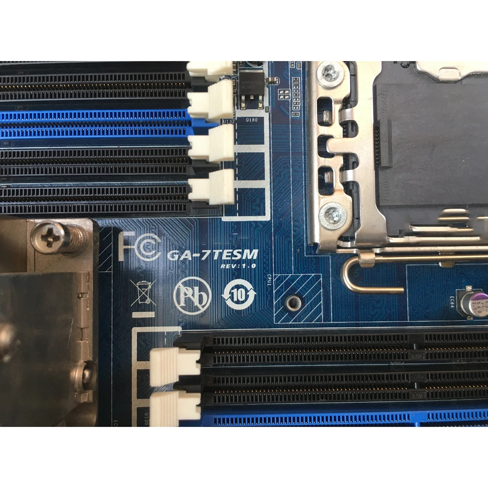 

GA-7TESM Motherboard 1366 Dual Server Supports SAS