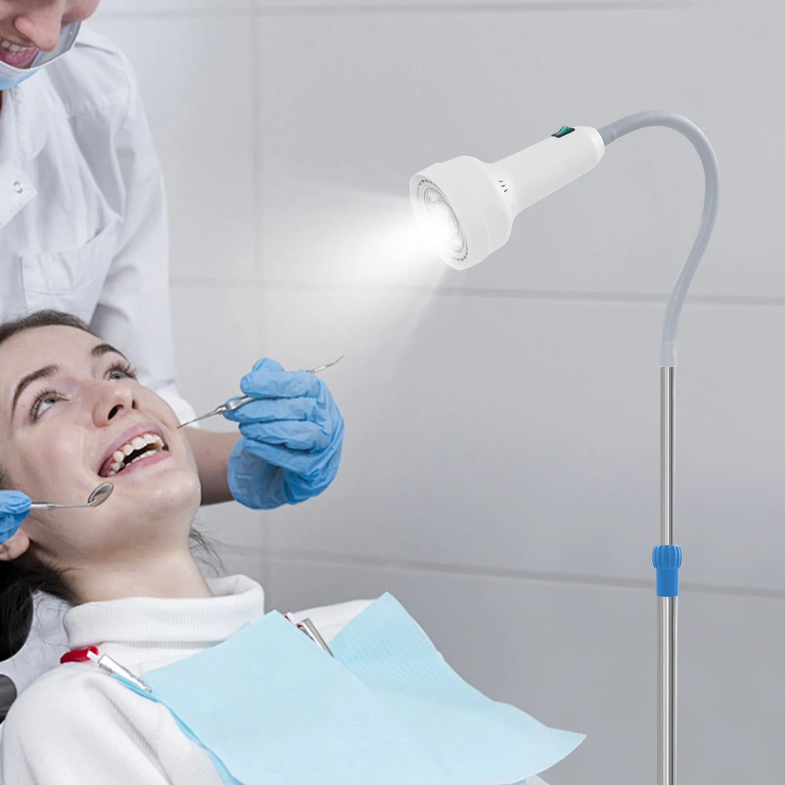 Lampada per visita dentale mobile Luci fredde a LED regolabili Luce per sbiancamento dei denti Lampada per visita da 30 W per impostazioni mediche moderne