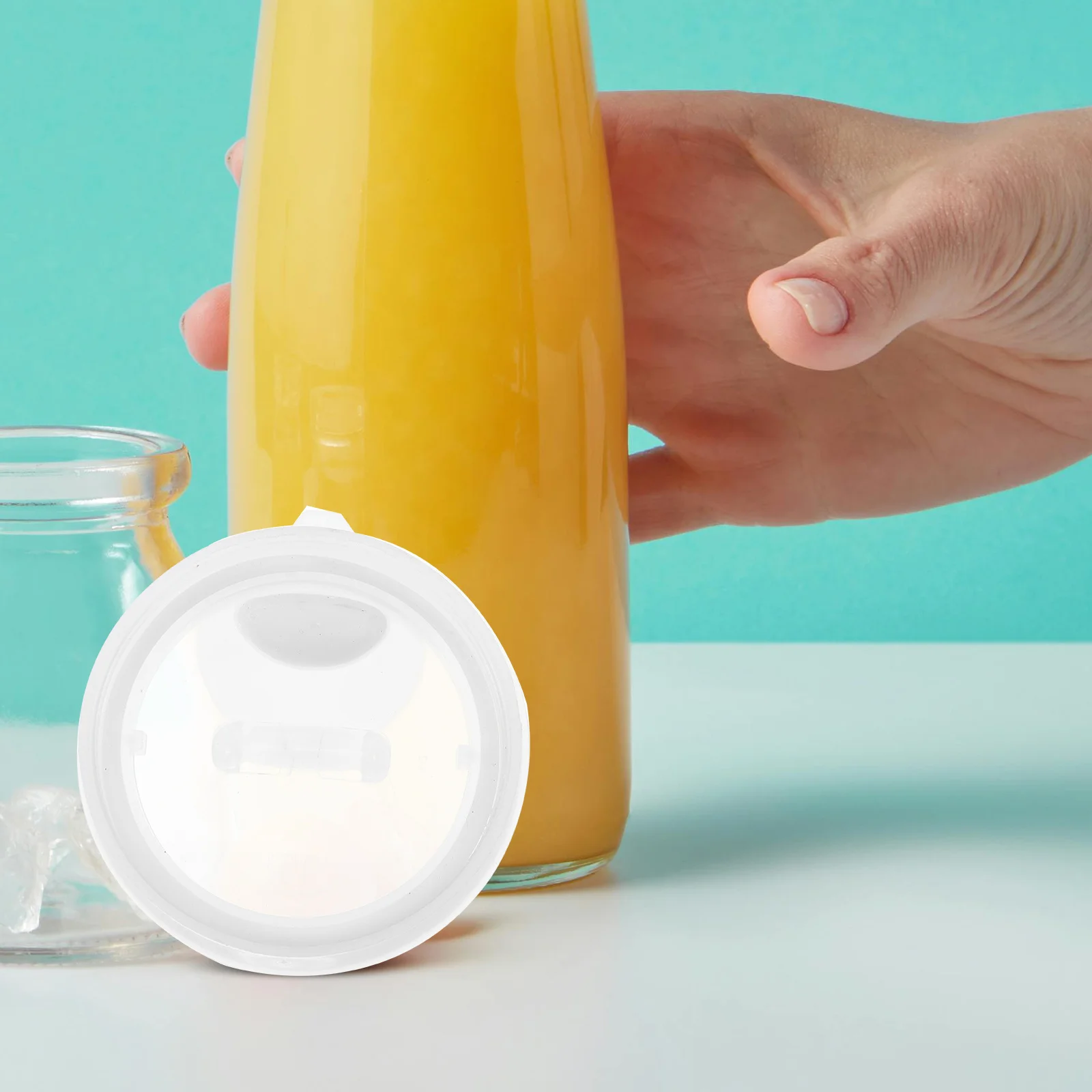 

2Pcs Plastic Beverage Lids for 1.6L 1L Water Pitchers Splashproof Seal Fit Glass Jug Carafe Cover Replacement Cap for Juice