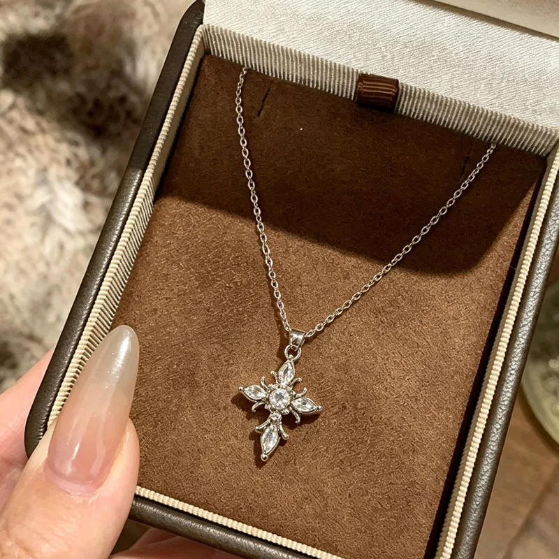 Fashion Simple Silver Color Cross Necklaces For Women Light Luxury Design Metal Zircon Geometric Clavicle Chain Choker Jewelry