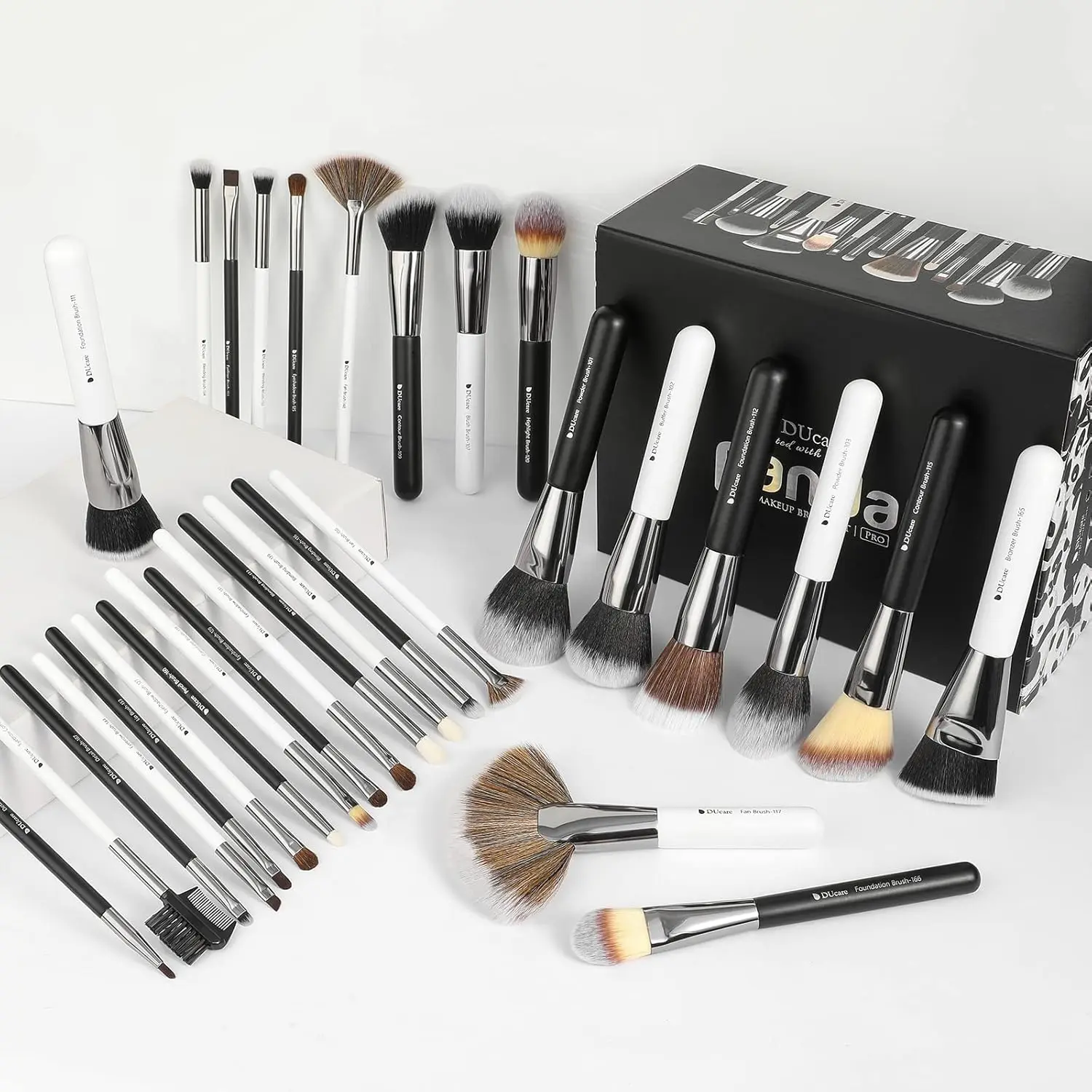 Ensemble de pinceaux de maquillage série Panda, 31 pièces, avec étui en cuir, mélange de fond de teint Kabuki, poudre pour le visage, correcteurs de Blush, ombres à paupières