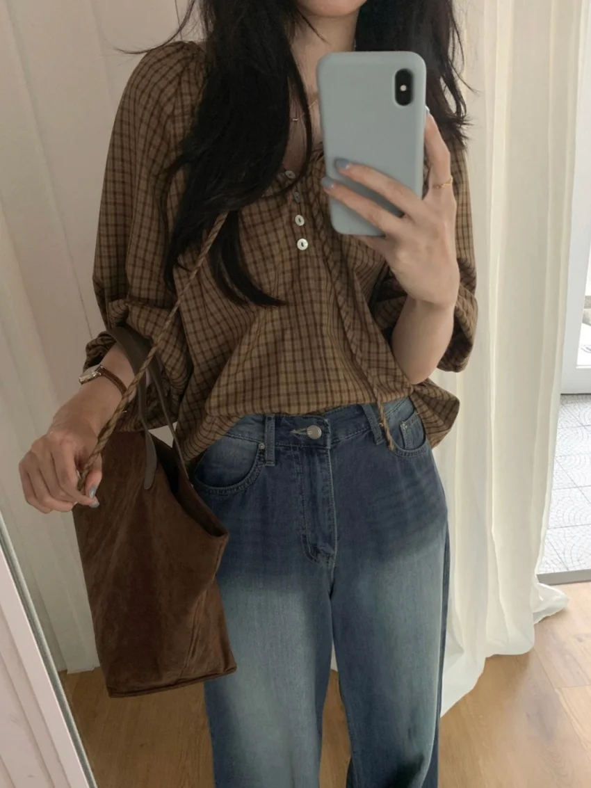 เสื้อยืดลายเอเลี่ยนคิตตี้ สไตล์วินเทจ สำหรับผู้หญิง ทรงหลวม ชิค เหมาะกับสาวออฟฟิศ ฤดูใบไม้ร่วง 2025 ทรงเข้ารูป อ่อนโยน แฟชั่น แมทช์ได้กับทุกชุด สตรีทแวร์ลำลอง