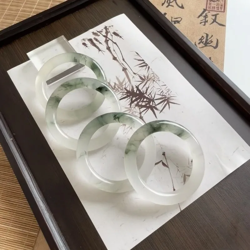 Golden silk jade high ice Tianshan green bracelet, elegant and fashionable versatile jade bracelet