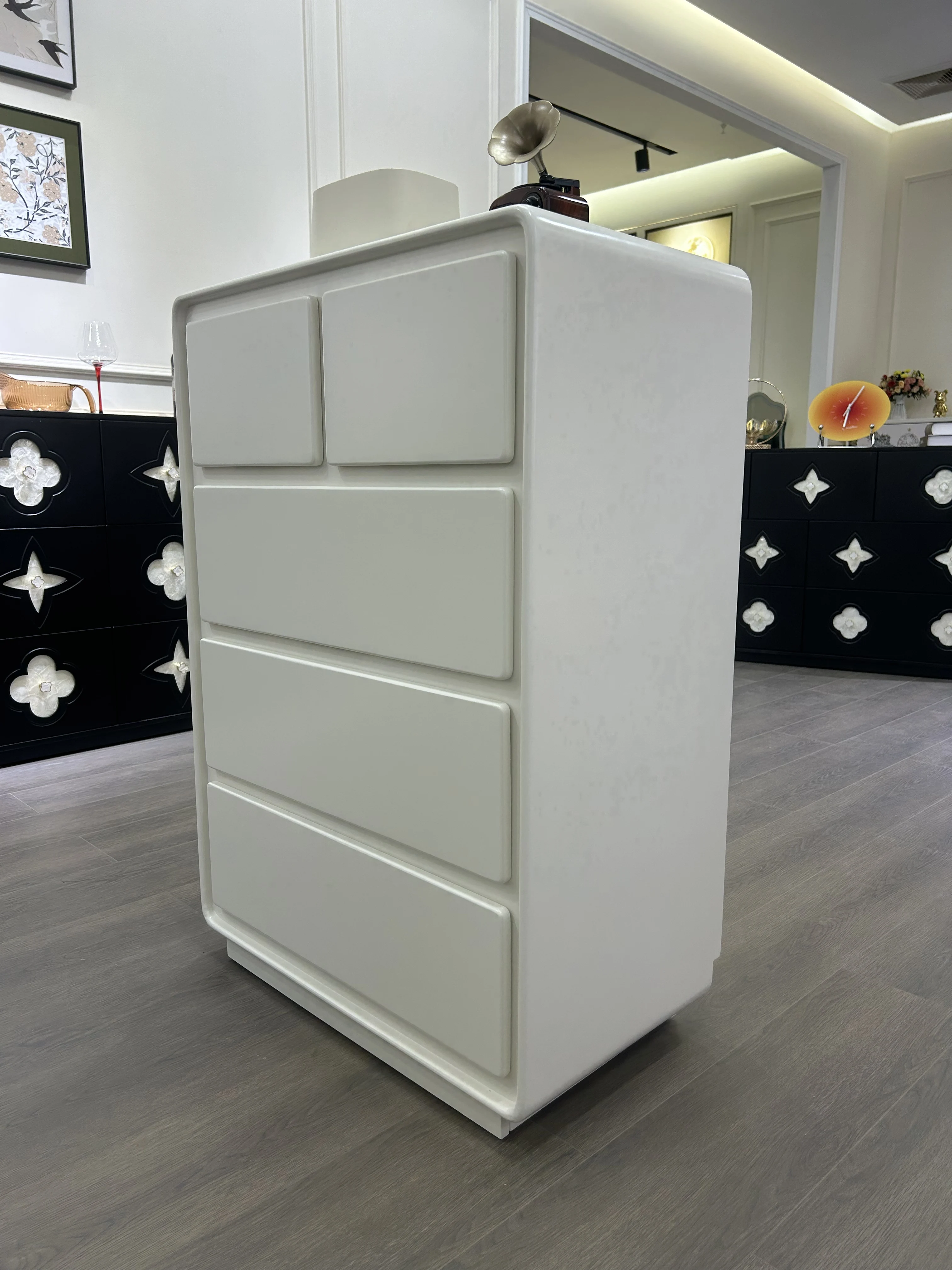 Modern 5-Drawer White Wooden Dresser for Women Sunrise Bedroom Chest Drawers with Contemporary Design for Living Room Usepromote