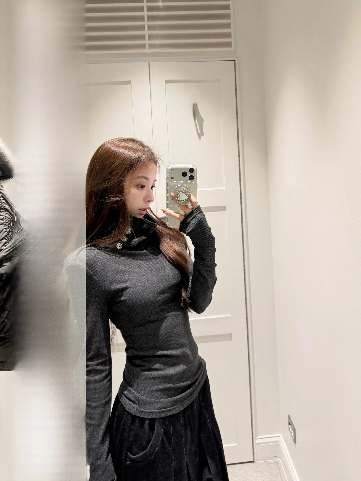 

YUYUREAL Женская базовая футболка с высоким воротником и длинным рукавом, облегающая, универсальная, стильная, модная, для ношения в качестве базового слоя