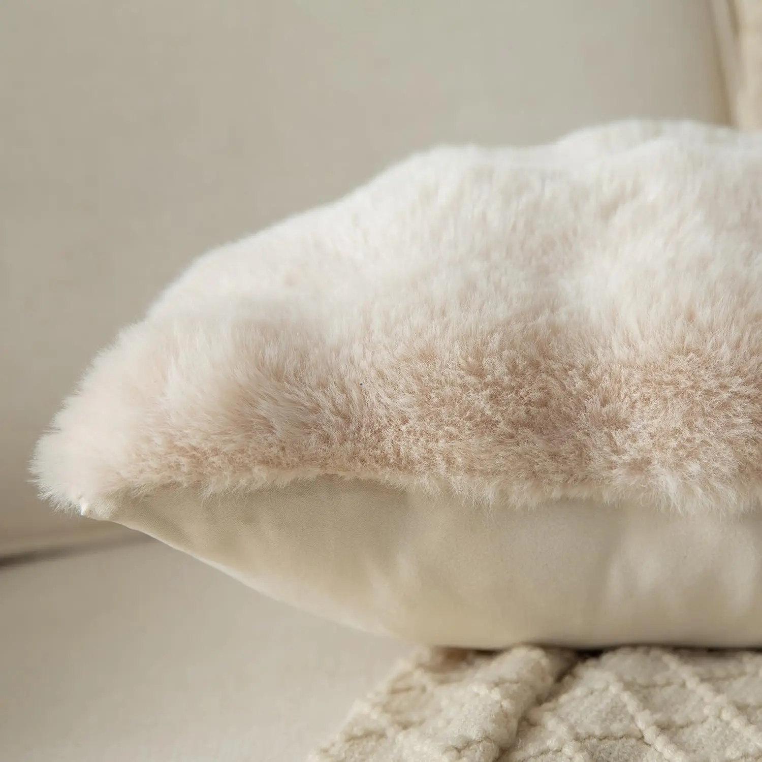 2er-Pack dekorative Plüschkissenbezüge, moderner minimalistischer Stil, geeignet für Sofas, Schlafzimmer und Autoinnenräume – Detail 6