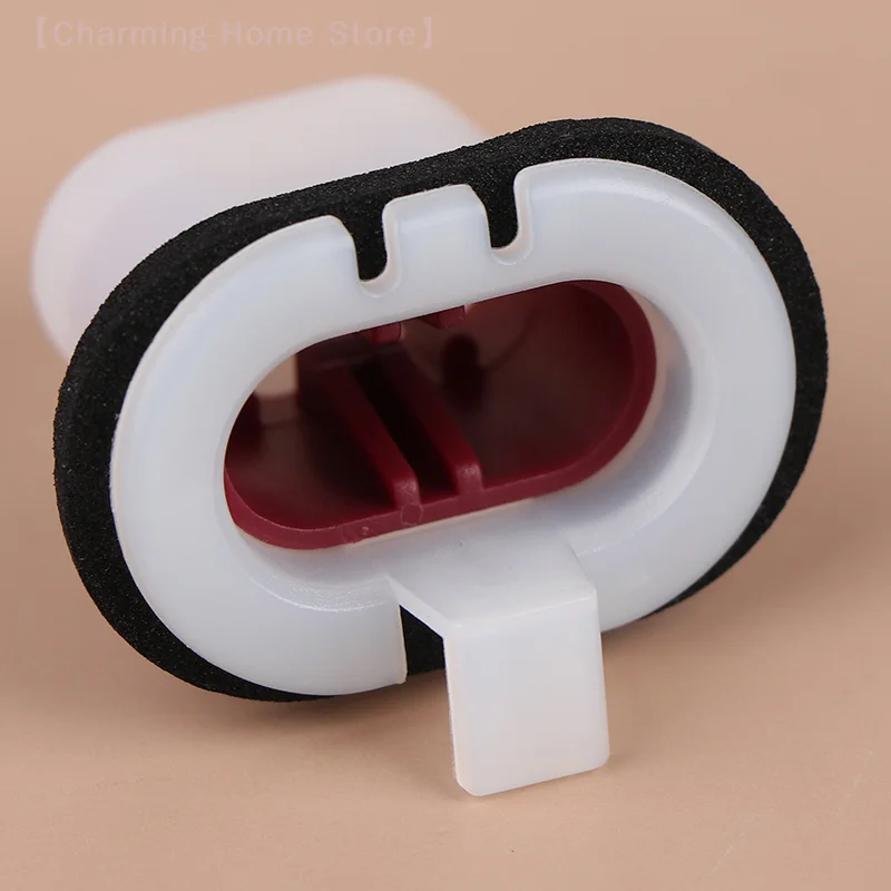 【M】2Pcs Rear Seat Buckle Retainer Clips For Nissan March Sylphy Sunny Livna Tiida 883042DX0A