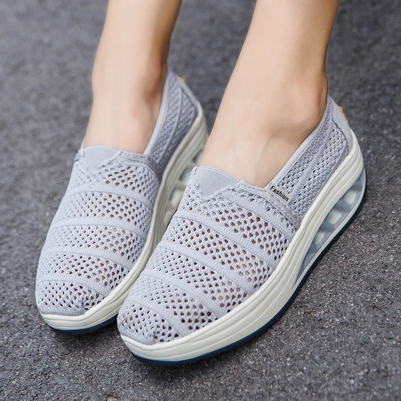 Nieuwe 2024 Zomer Trendy Ademende Casual Lichtgewicht Veelzijdige Dikke Zool Comfortabele Mesh Modieuze Hardloopschoenen Voor Dames