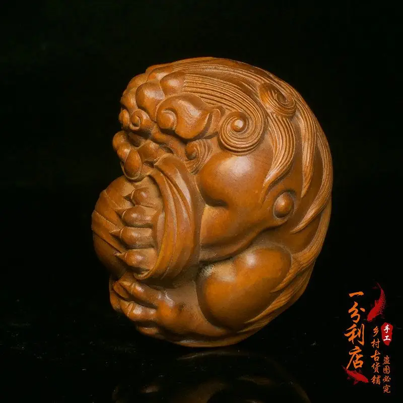 Hand Carved Wood Lion rolls in the ball Statue Figurine Desktop Ornaments Home Decoration