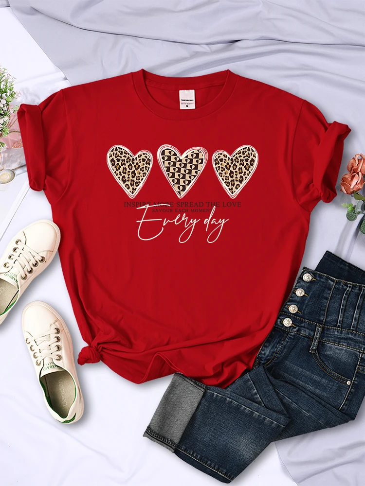 Spread More Love Every Day Printing T-Shirt Women Casual Breathable Tshirts Soft Casual Tees Vintage Loose Short Sleeve Female