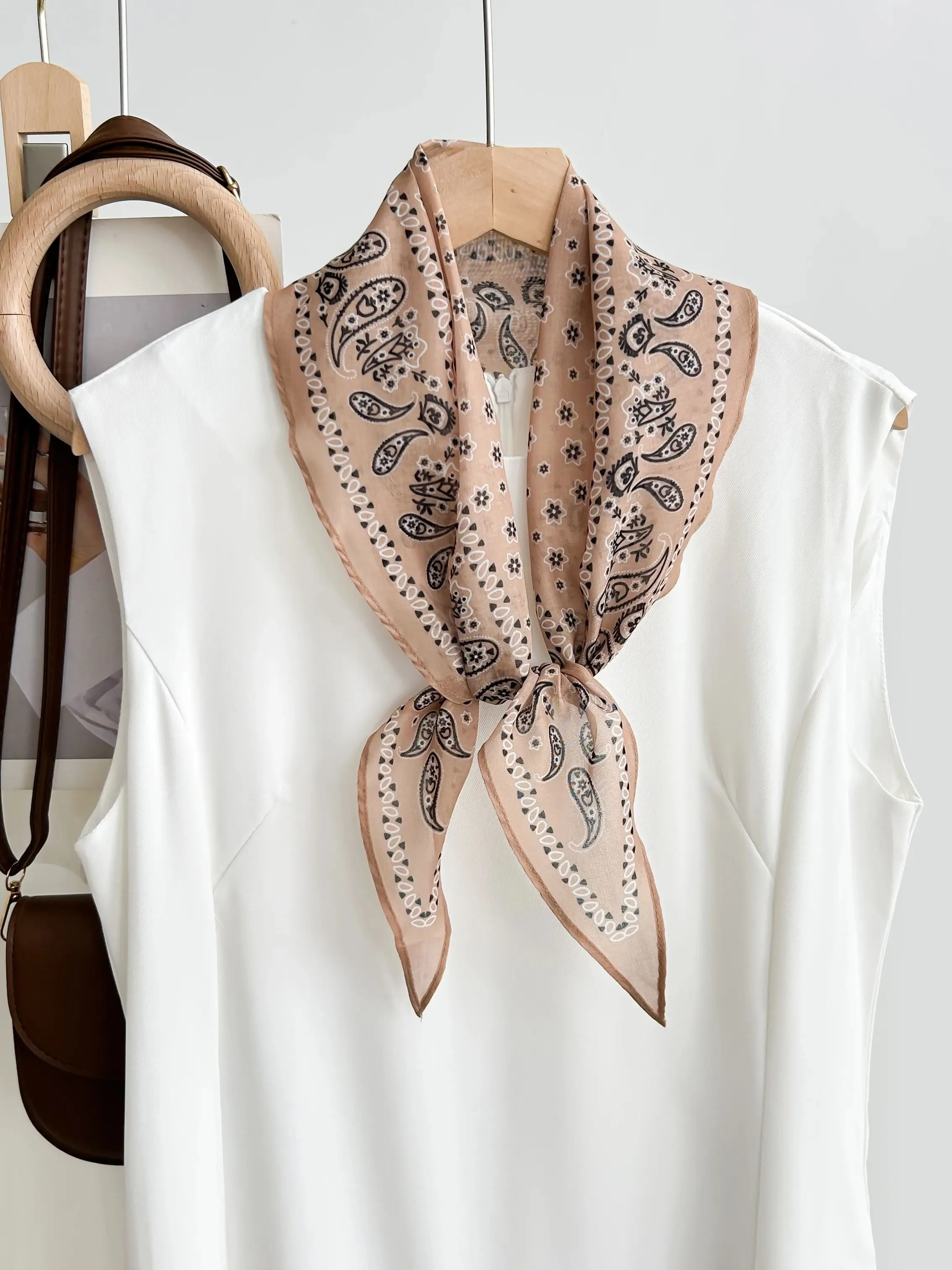 19 couleurs corée foulards silencieux Paisley imprimer nouveau losange forme conception Voile doux mode foulard écharpe