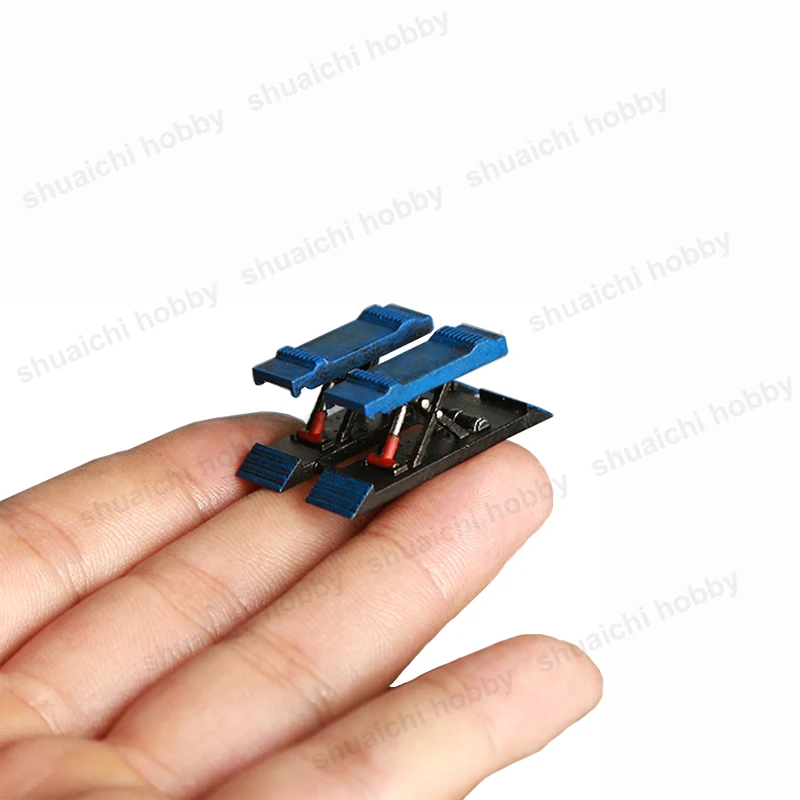 1PCS 1/64 Scale Miniature Lift Model Resin Car Repair Stand Colored Desktop Ornament for Simulation Garage Scene Accessories