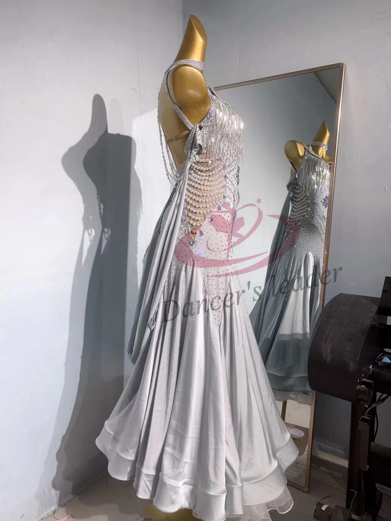 Ballsaal Kleid High-End maßge schneiderte mehr schicht ige große Saum mit Diamant Cha Cha Tango Walzer weibliche Bühne profession elle Kleidung