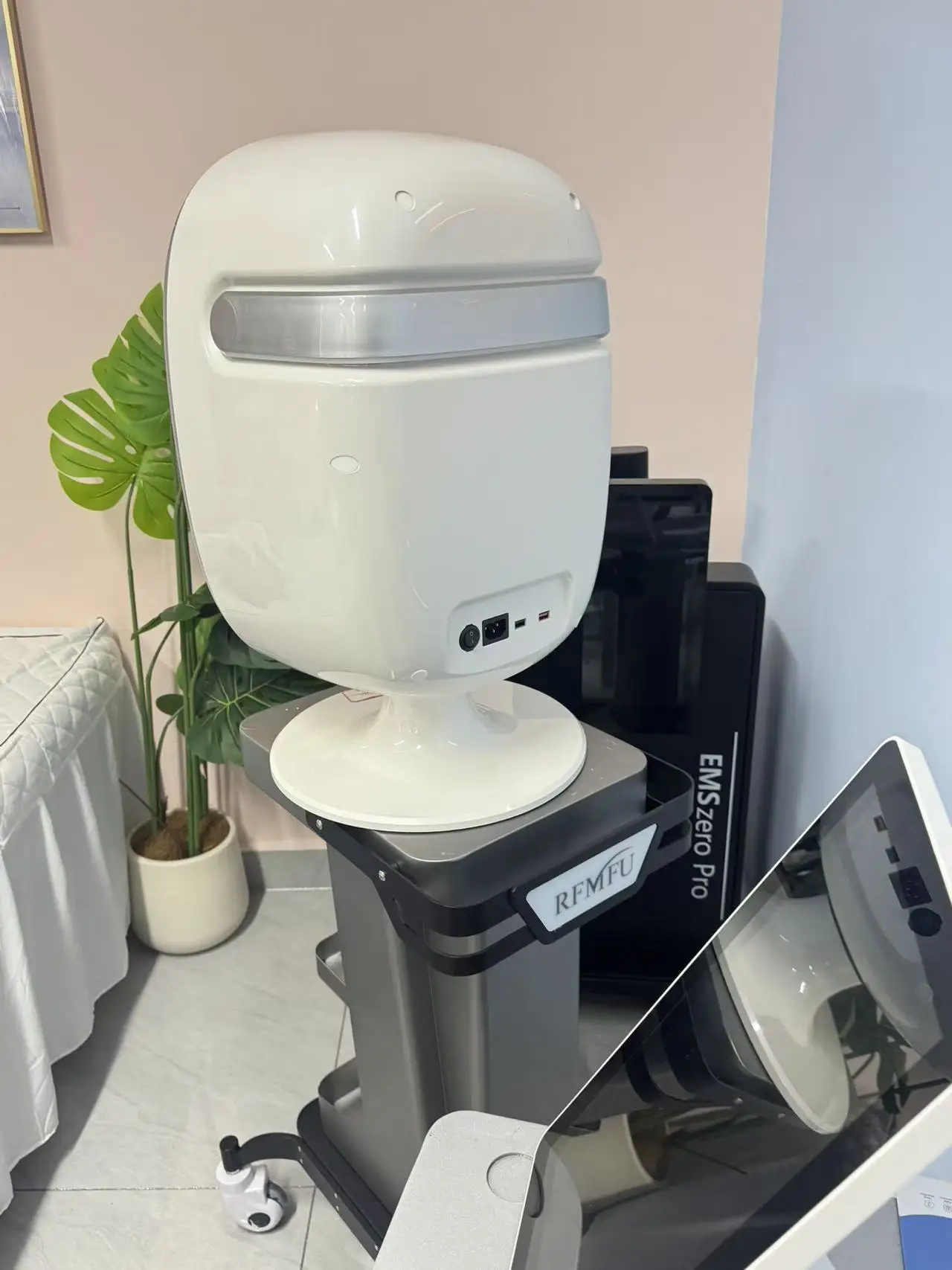 

15.6 Inch Screen 3D AI Facial Skin Analyzer Multi Language Skin Analysis Face Scanner Machine for Commercial Use