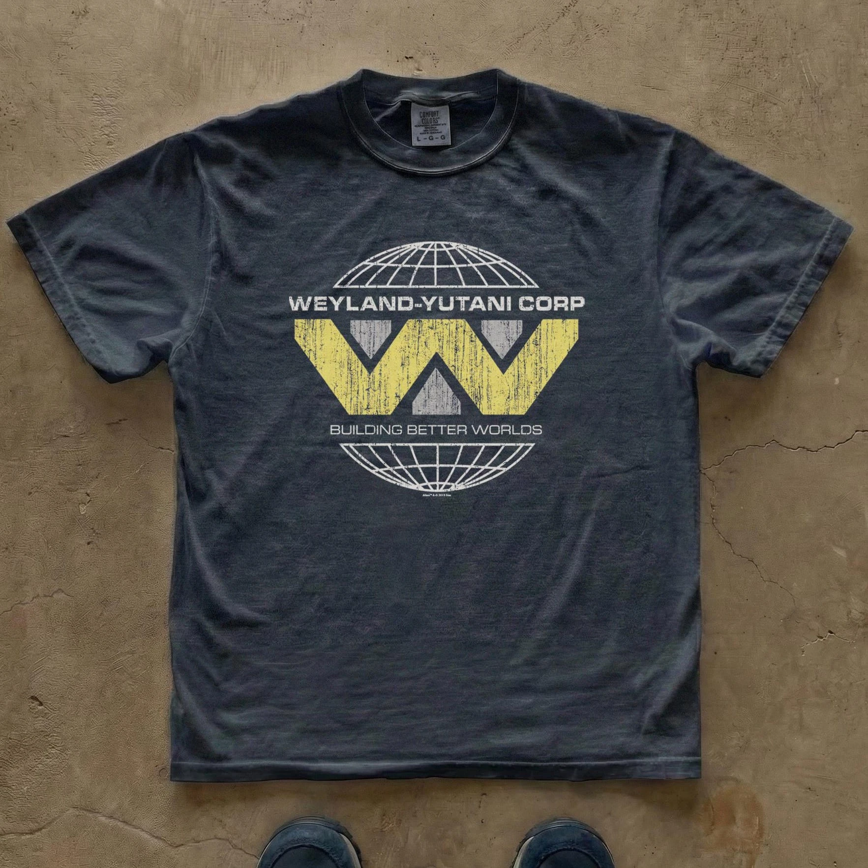 Weyland Yutani Building Better Worlds T-Shirt | Retro Alien Corp SciFi T-Shirt – Detail 3
