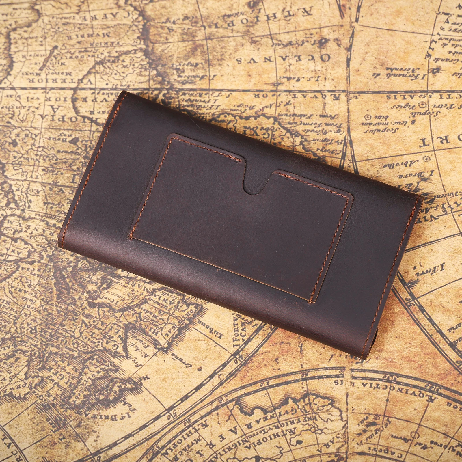 S.WORKER Vintage Echtleder-Clutch-Tasche Handgefertigte Herren-Langbörse für Handy, Bargeld und Karten. – Detail 8