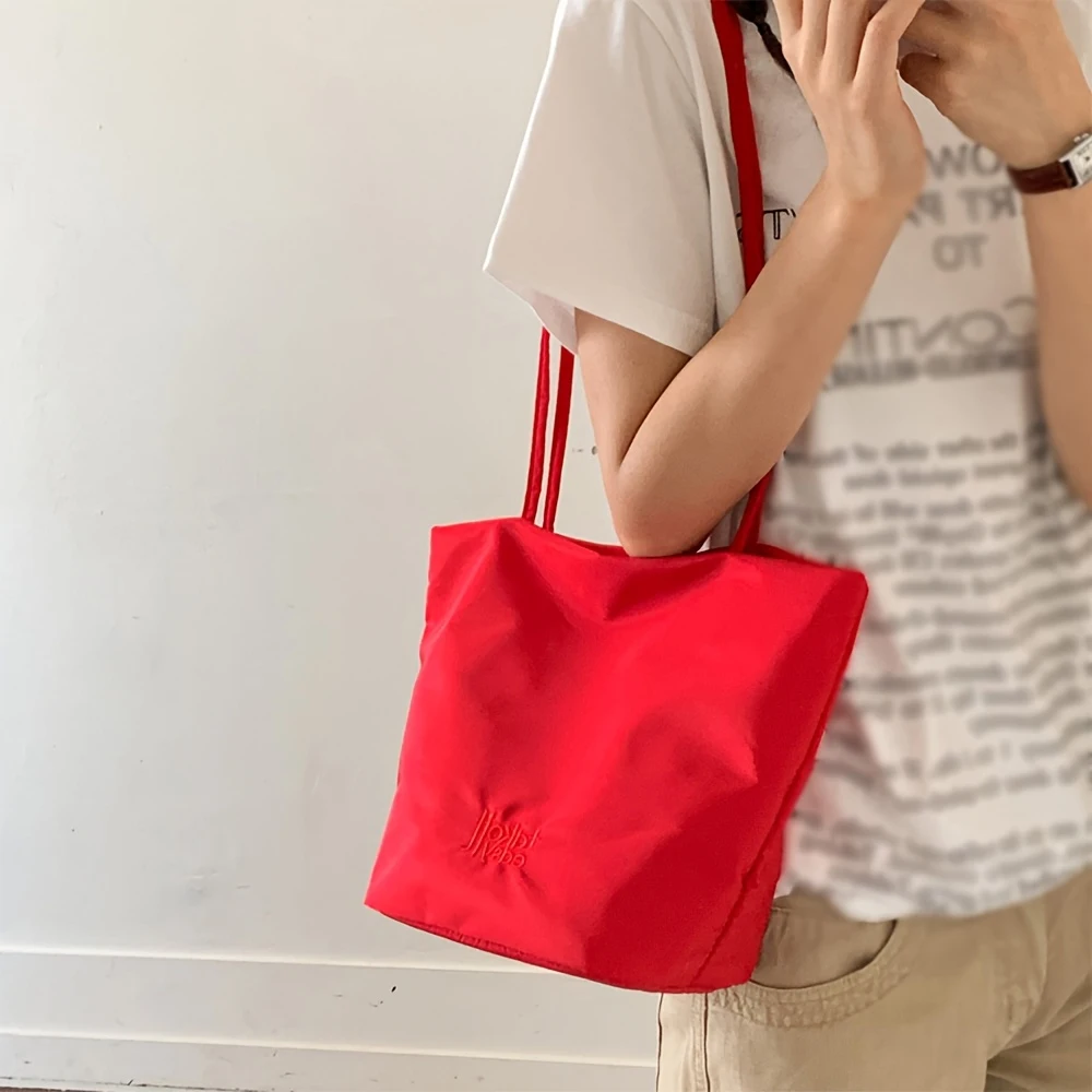 Bonbonfarbene Schultertasche aus Nylongewebe, Damen-Handtasche mit großer Kapazität, lässige Pendeltasche, Handtasche – Detail 10