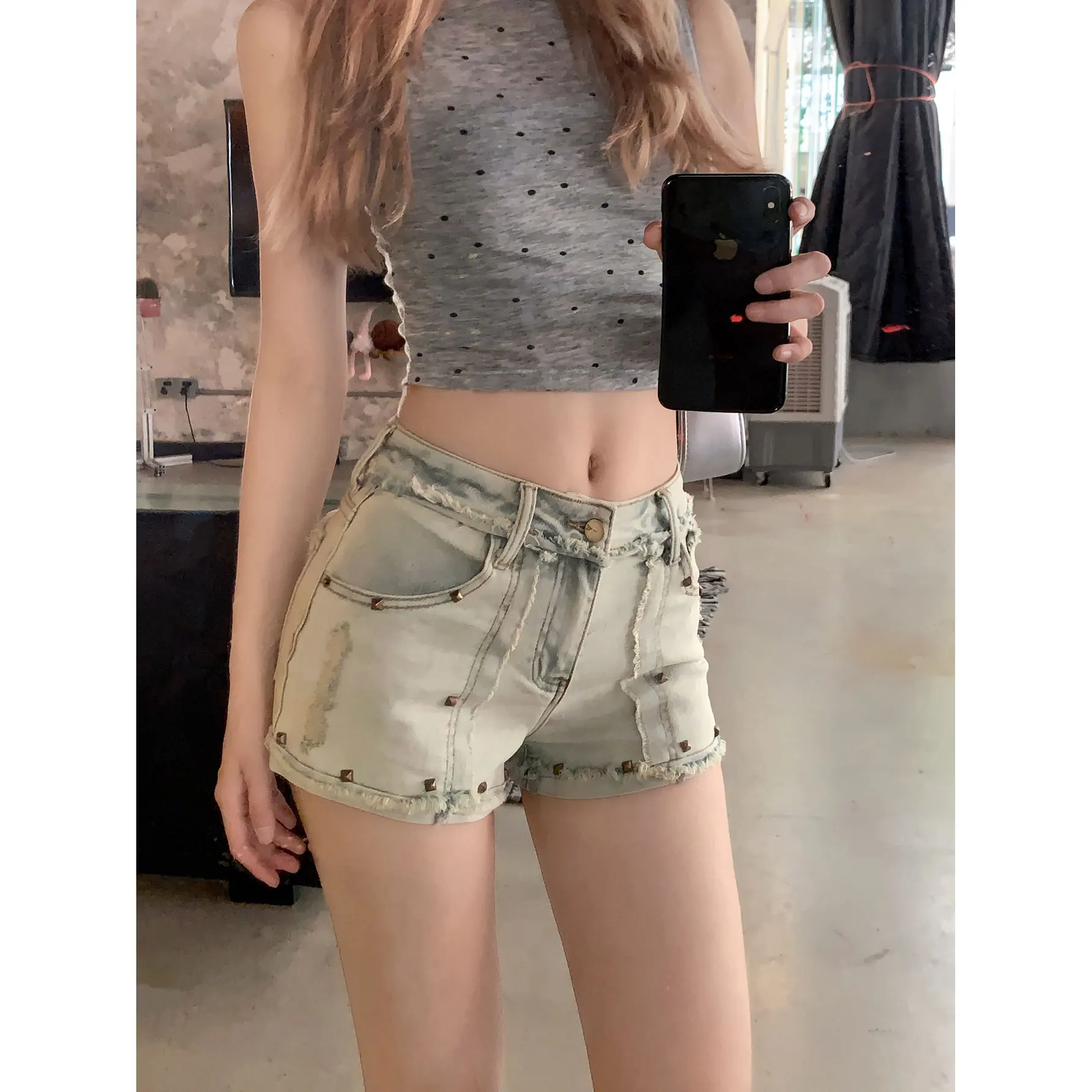 여성 스트릿웨어 핫걸 리벳 데님 반바지 여성 여름 캐주얼 하이웨이스트 슬림 프린지 밑단 데님 숏 팬츠