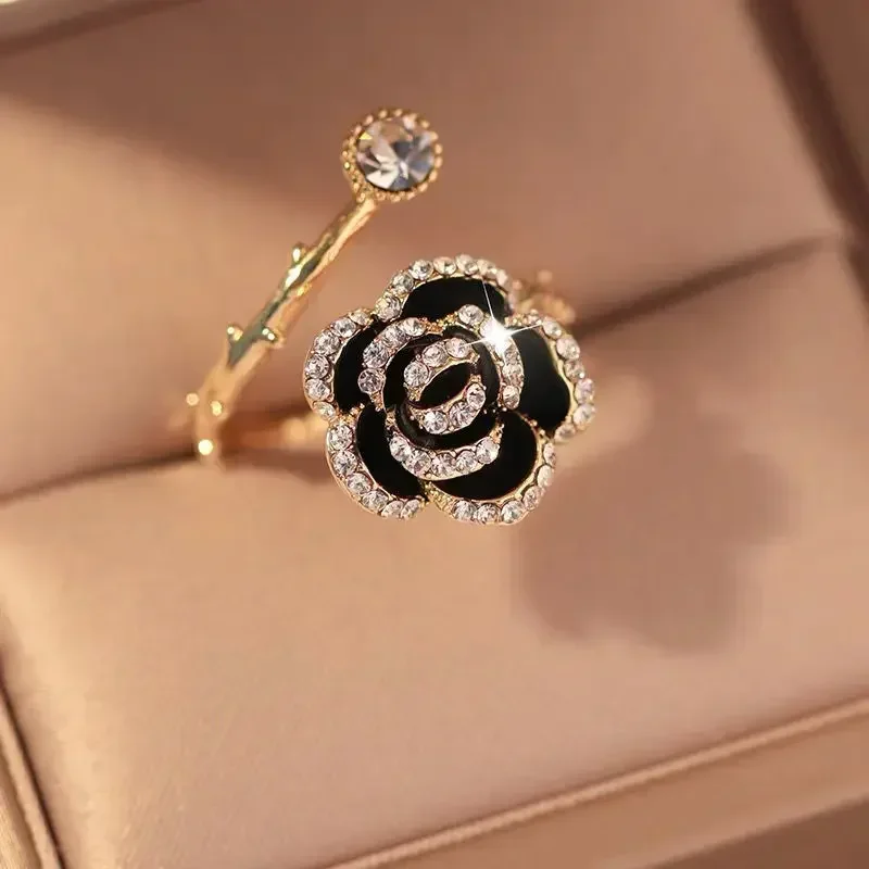 Fashion Black Rose Shaped Metal Adjustable Opening Rings for Woman Girls Luxury Zircon Index Finger Rings Jewelry Party