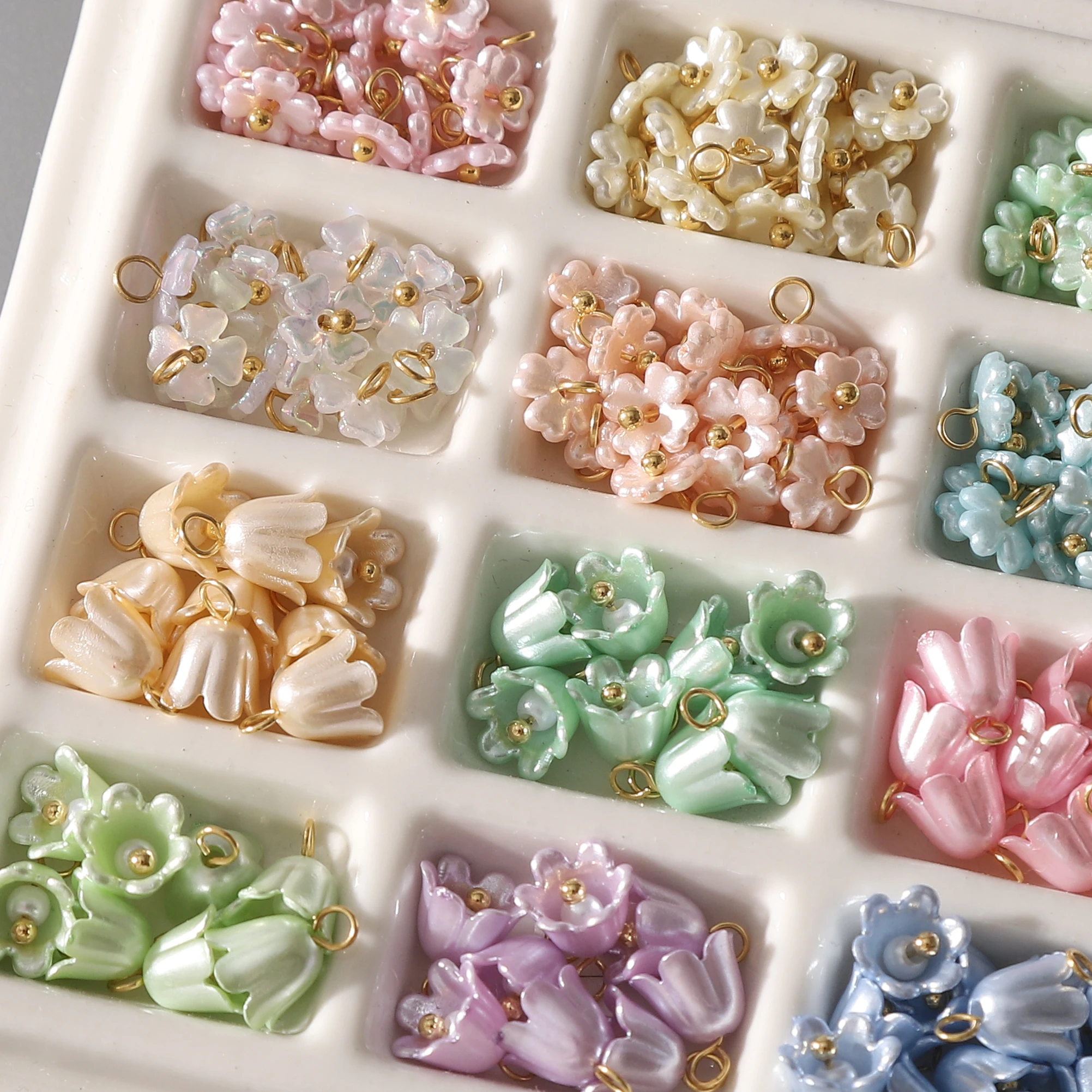 

5Pcs/Lot Acrylic Imitation Pearl Lily of the Valley Charms Cream Color Flowers Pendant For DIY Bracelet Jewelry Making Materials