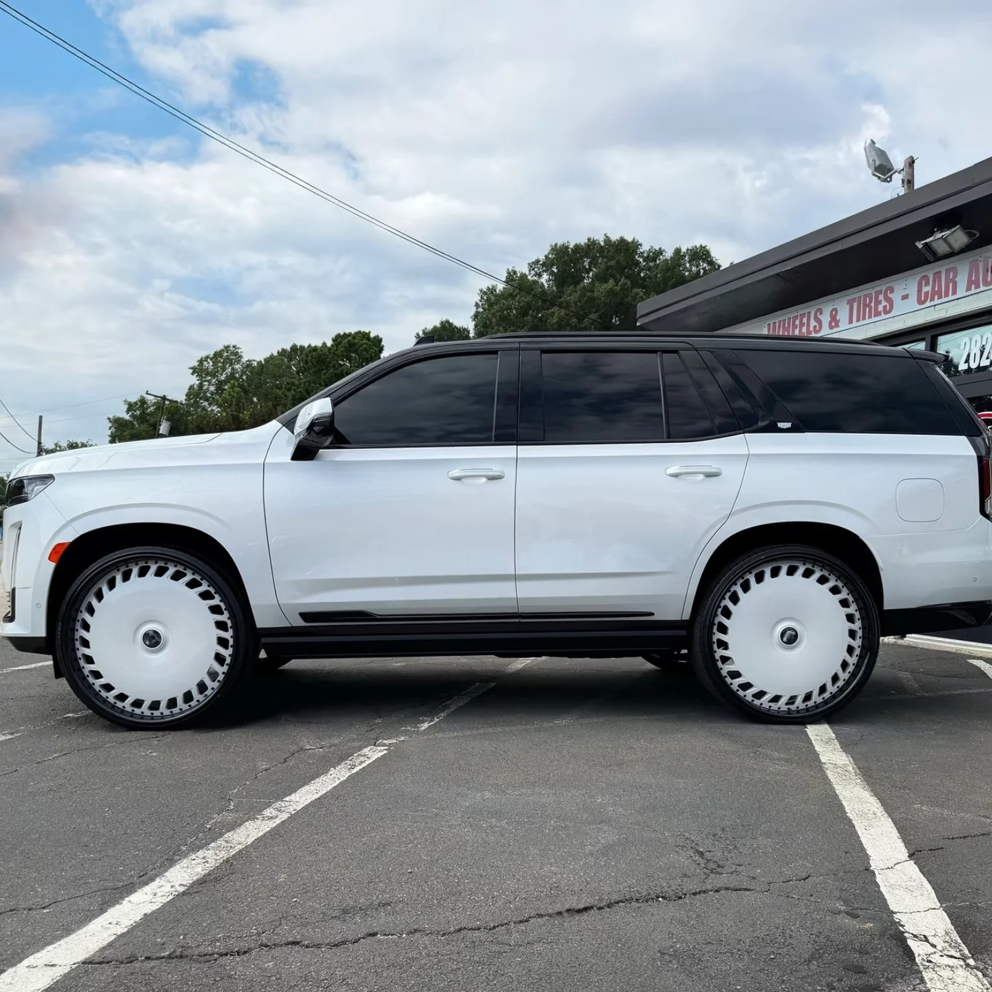 *forPopular Two-Piece Deep Dish Wheels 18, 19, 20, 21, 22, 23, 24, 25, 26 Inches for Cadillac Escalade, Mercedes-Maybach W222,