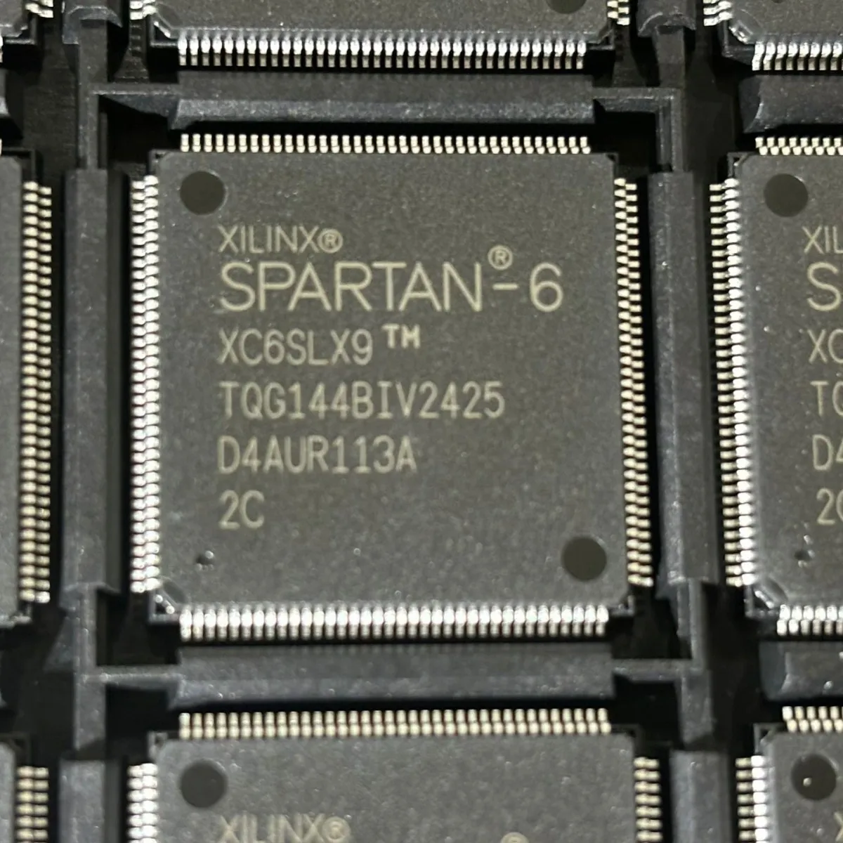 

Programmable logic device XC6SLX9-2TQG144C, original genuine LQFP-144(20x20) IC chip integrated circuit
