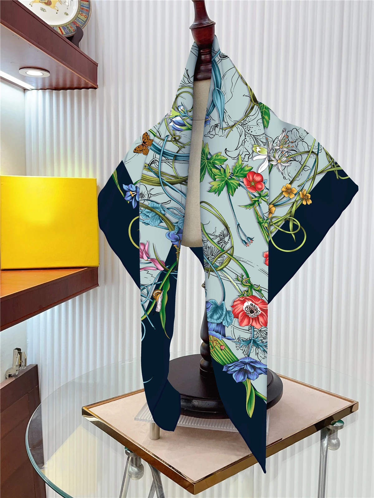 

Silk Scarf Women Floral Printed Square Scarves Head Echarpes Silk Foulards Femme Wraps Beach Shawls Bandana Lady Hijabs 90CM