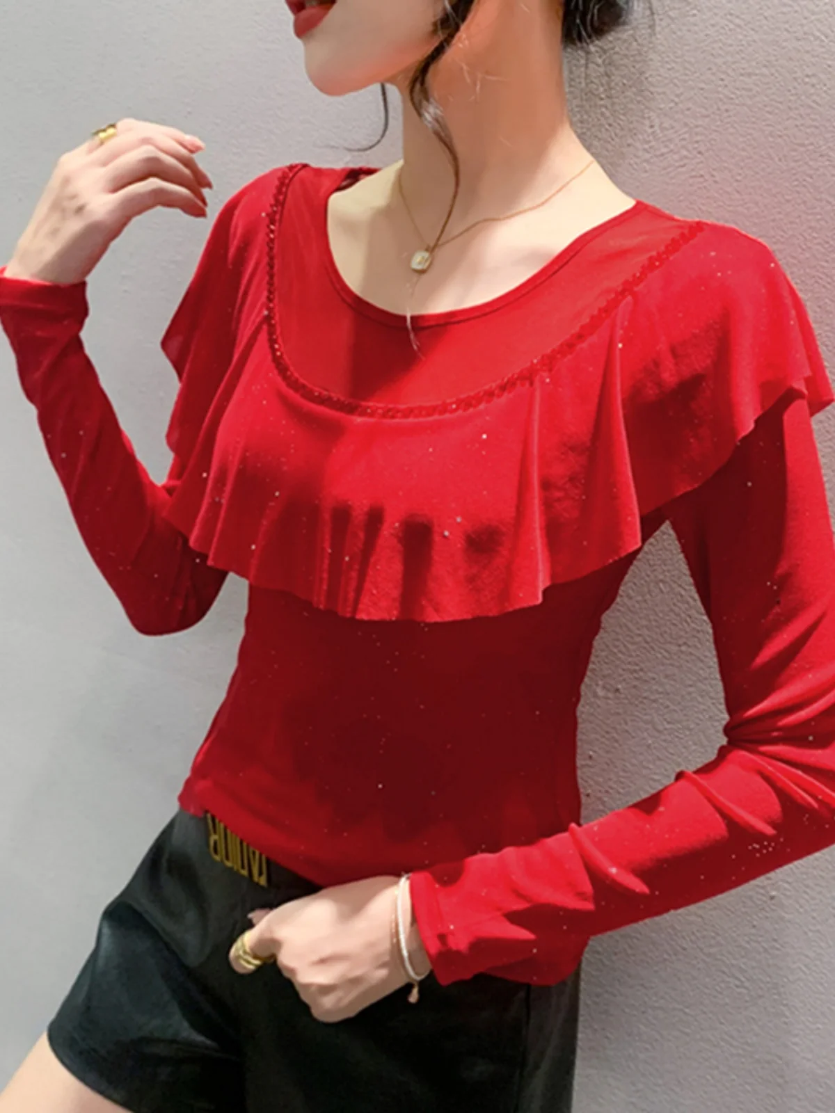 

Women's Long Sve round Ne Lace Trim Base irt Autumn New Sle Versatile Slim Fit Top Korean Sle Color T-irt