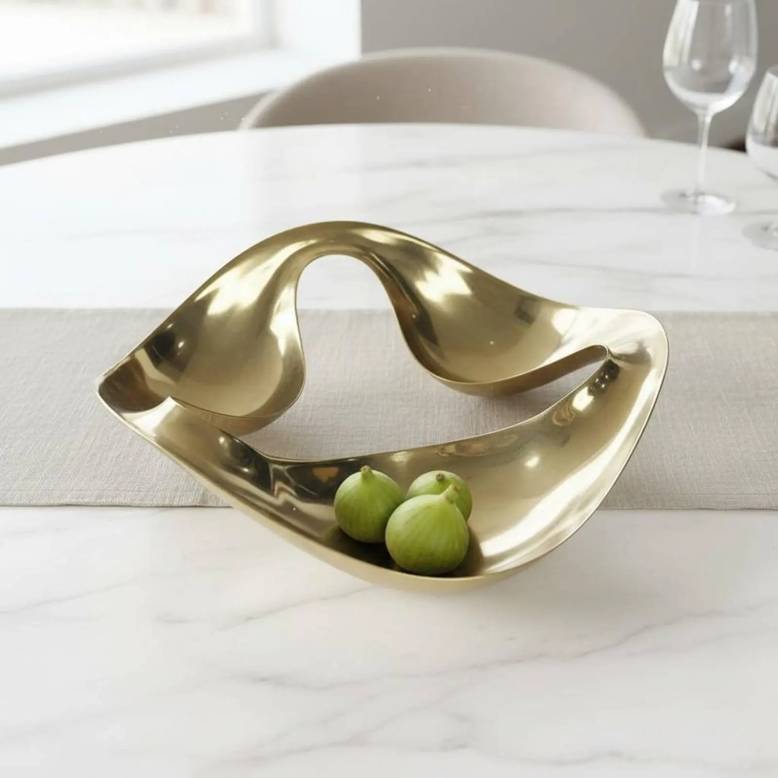 

Irregular Metal Fruit Bowl Streamlined Design Abstract Sleek Tray Modern Silver Centerpiece Bowl Polished Finish for Party