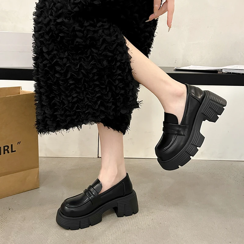 Sepatu pantofel Platform wanita, sneaker Slip-on Oxford gaya Inggris musim gugur hitam datar untuk perempuan