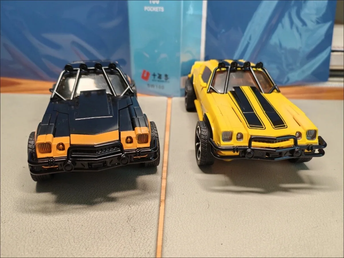 In Stock Transformation Toys TW1032B Dark Bee TW-1032 Yellow Bee Action Figures Robot Model Boy Christmas Gift