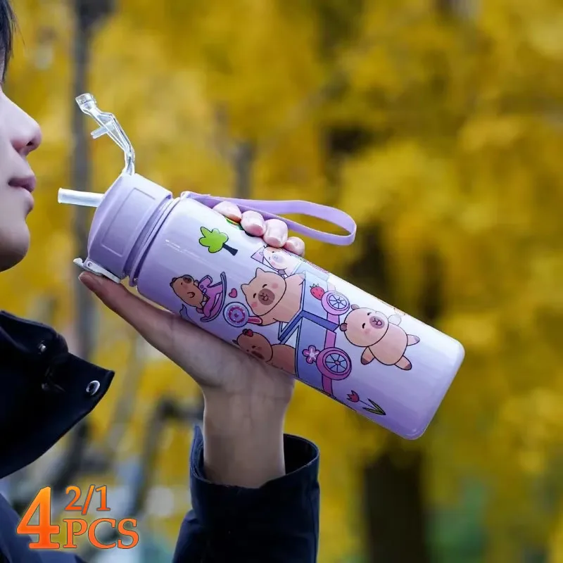 귀여운 카피바라 밀짚 물병 이미지