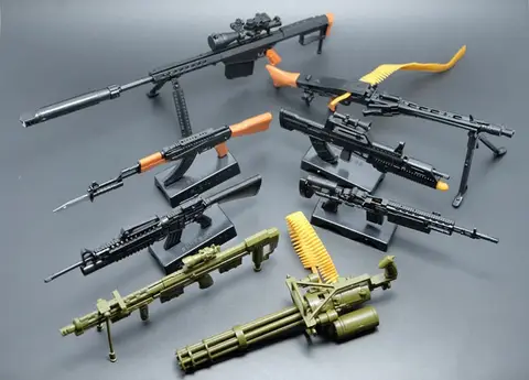 8pcs/set 1/6 4D Gun Model Firearms AK47 MG42 Machine Gun M16 Rifle Submachine Guns Classic Plastic Assemble Toy