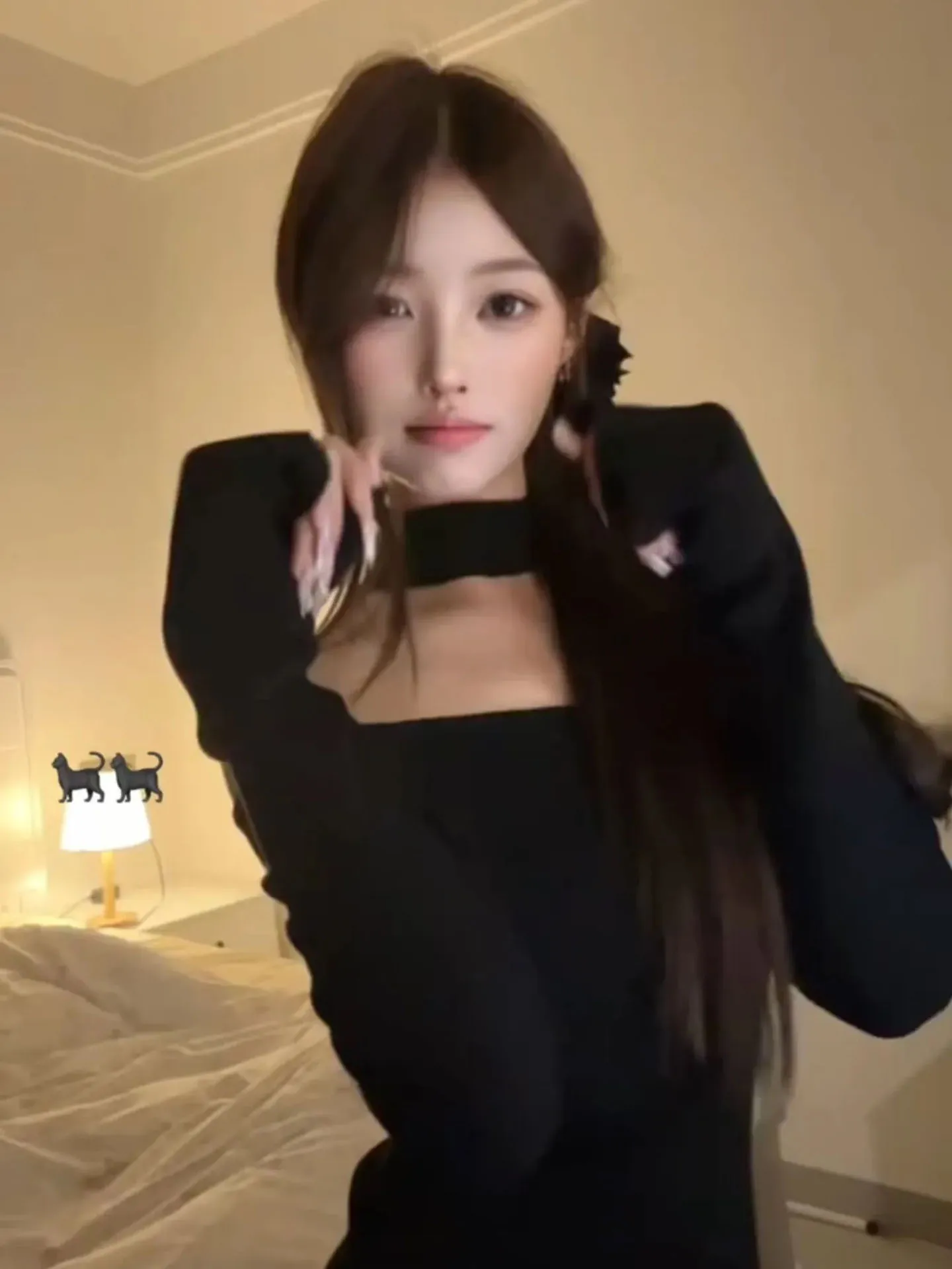 

Черный вязаный облегающий женский топ с эффектом утяжки талии, подчеркивающий фигуру, модный, весна 2026, индивидуальный дизайн, длинный рукав