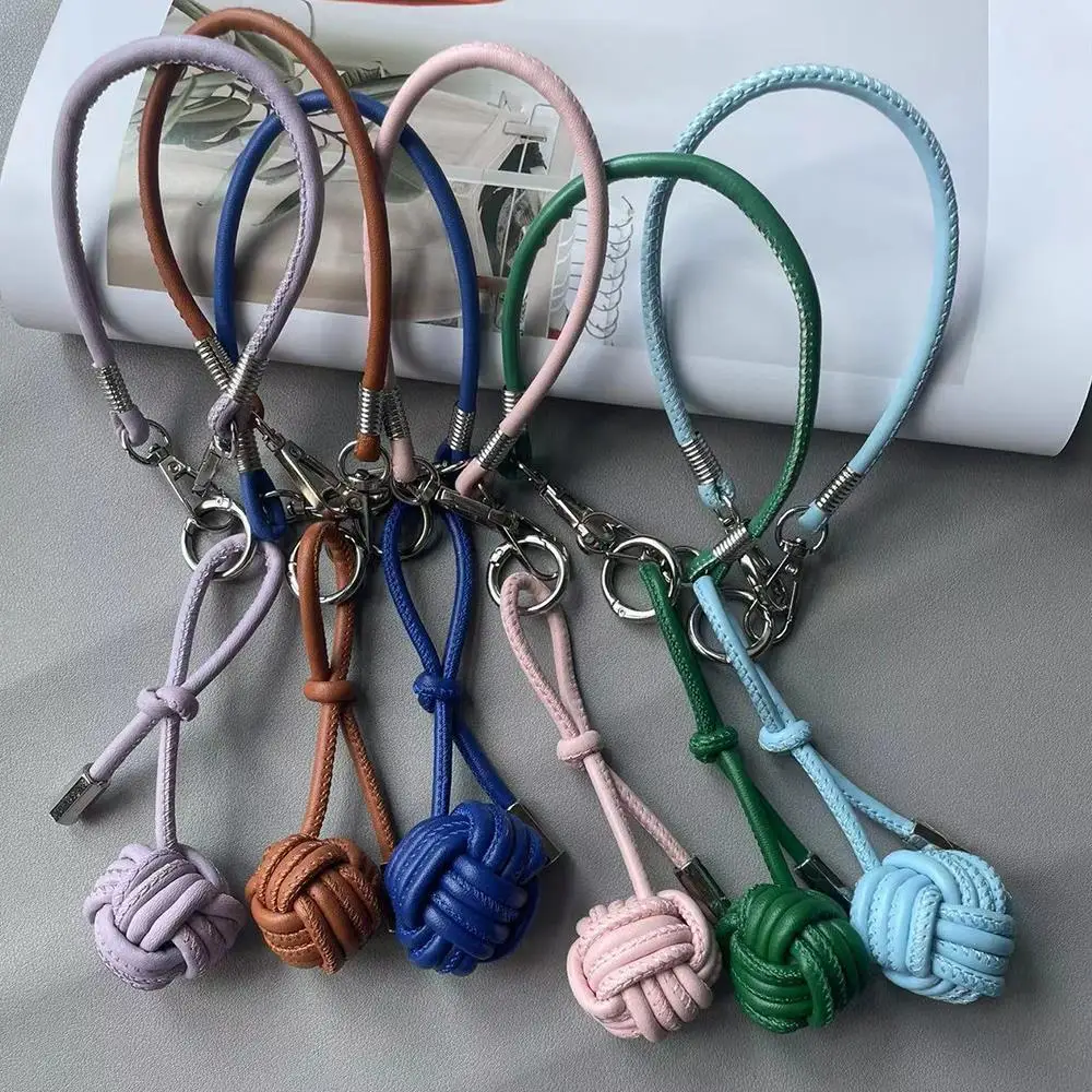 Creative Hand-Woven Bags Pendant Keychain Car Key Hanging Fancy Snowball Key Chain 1 Set Solid Color Key Rings Backpack Decor