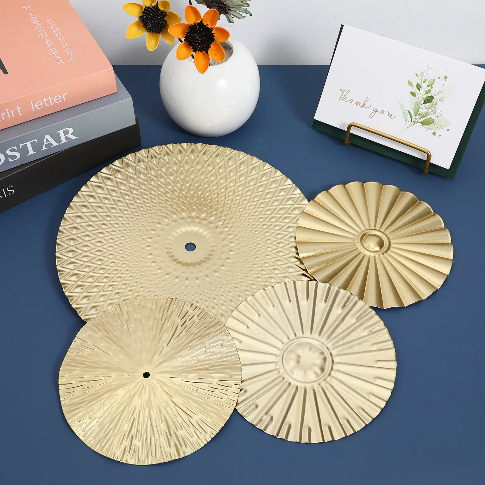 

4pcs Sun Glasses Wall Decor Metal Irregular Disc Round Hanging Gallery Wall Home Decor Figurines Model