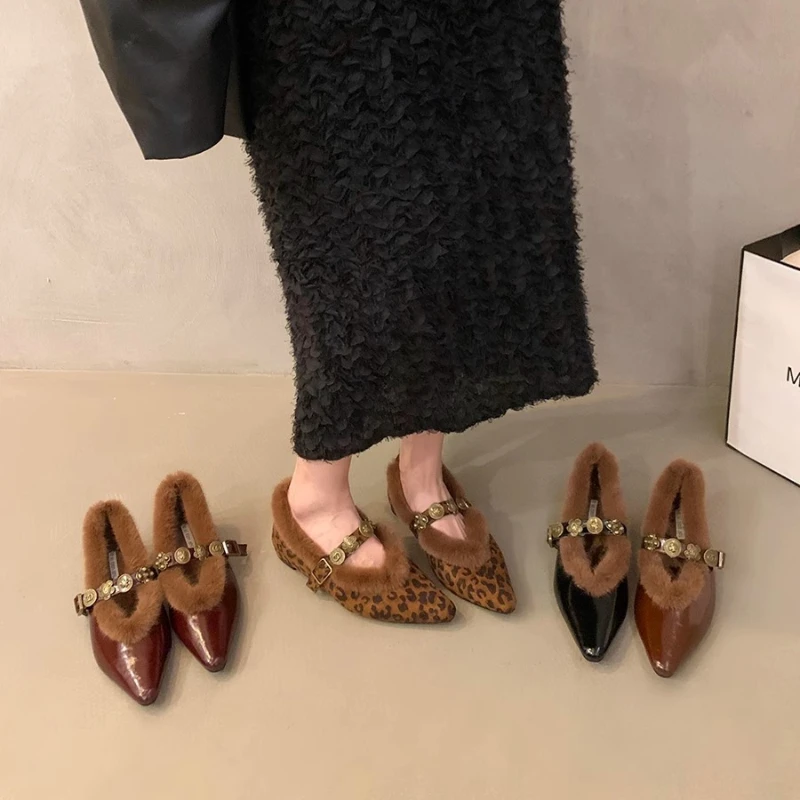 

Женская пикантная элегантная обувь на плоской подошве с меховым острым носком, теплая зимняя обувь, новинка 2025, дизайнерская модная женская обувь
