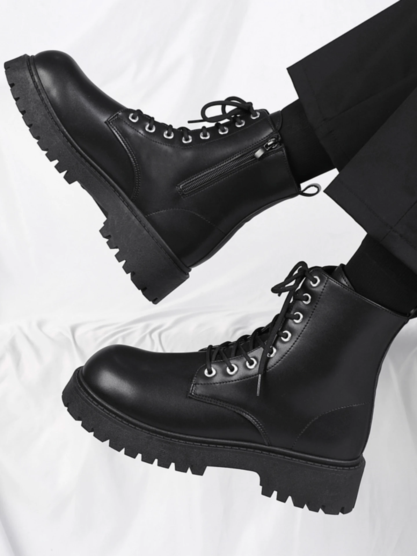 Men's High Top Thick Bottom  Boots Invisible Heightening 12cm Large Size Fleece Lined  Shoes Matte Leather Shoes