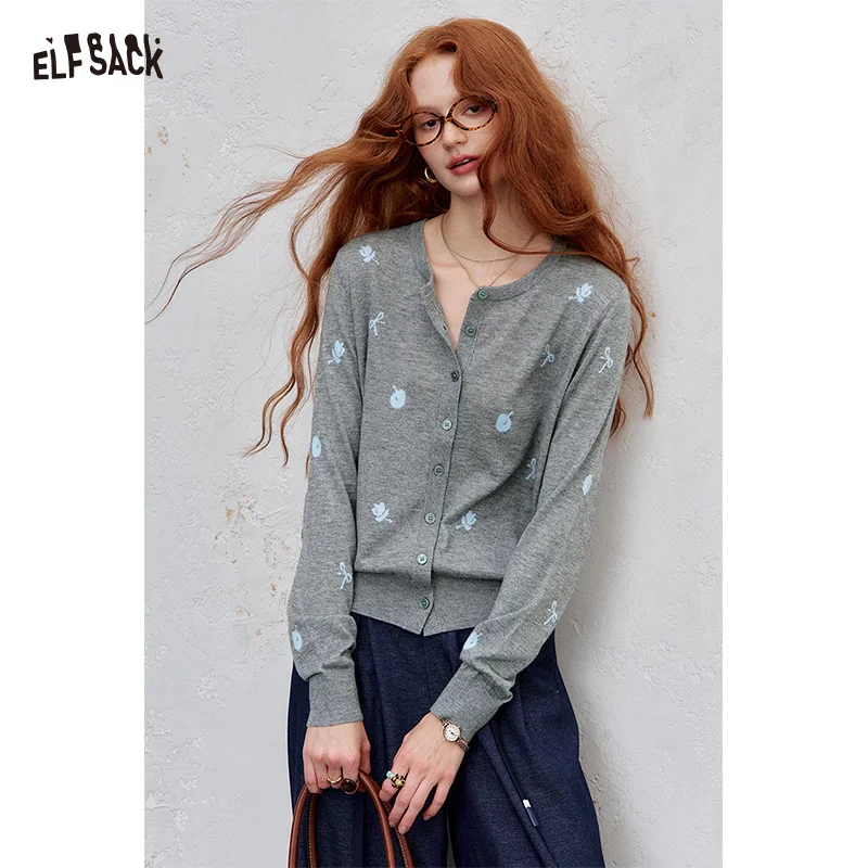 

ELFSACK 2025 Autumn New Arrival Acubi Fashion Fit Bow Print Graphic Cardigan For Woman