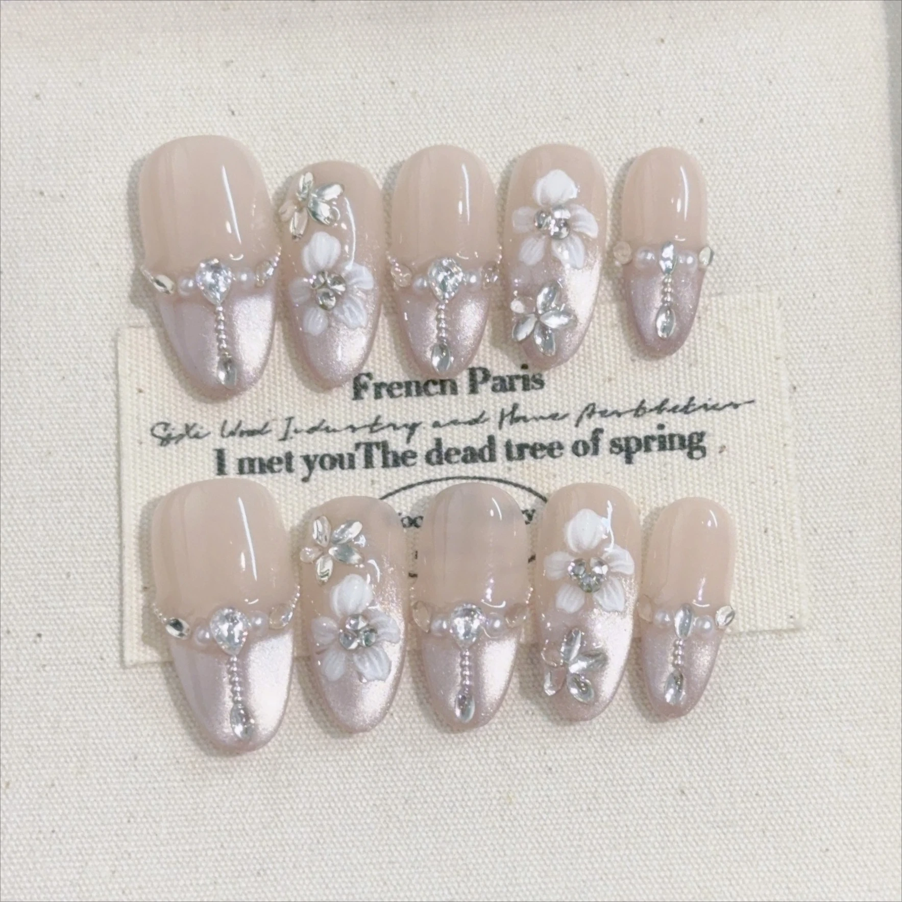 

10Pcs Cat Eye Oval Handmade Press on Nails White Flower Fake Nails Wearable Stick-on Nails False Nail 네일팁 Накладные Ногти Uñas