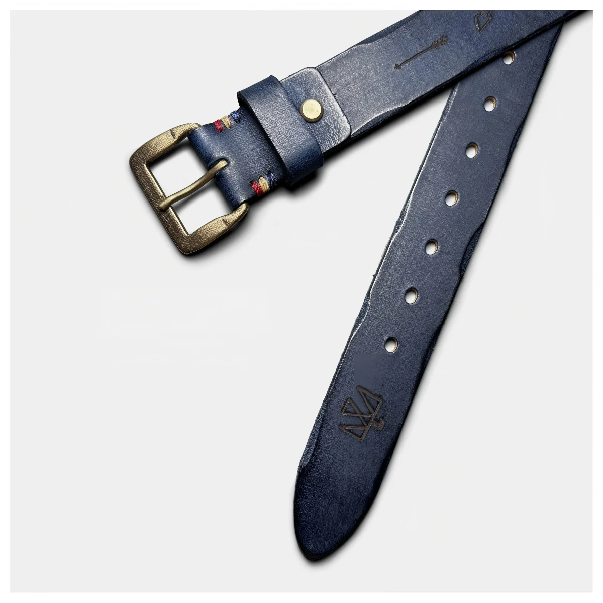 Vintage Blue Carved Top Layer Leather Belt for Men Handmade Casual Genuine Leather Jeans Belt with Brass Buckle for Trousers