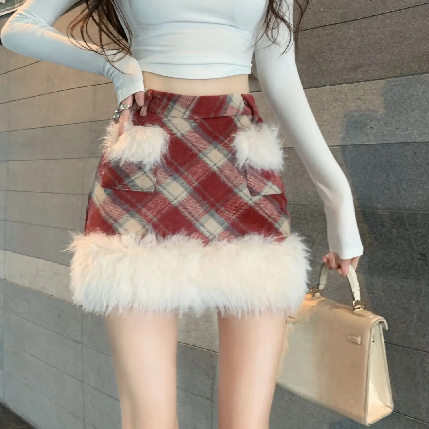 

Retro Mini Skirt Plush Women Y2K Plaid Patchwork Faux Fur A-Line Skirt Streetwear Korean College Style High Waist Slim Skirt