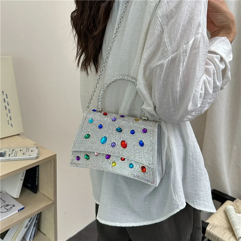 Trendy women's crossbody bag, fashionable decorative pattern handbag, elegant women's shoulder bag with luxury chain strap