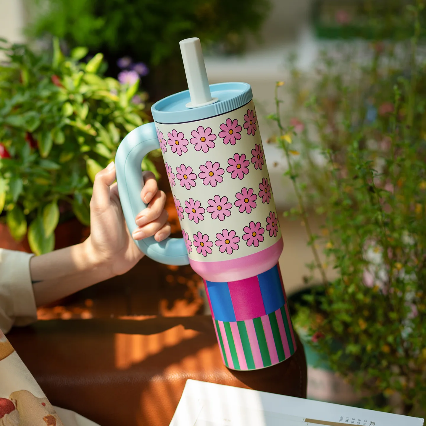 Vaso Ice Boss Taza gigante de acero inoxidable con pajita y asa |   36H frío/caliente |   Amigable al coche |   Botella de agua estética para mujer